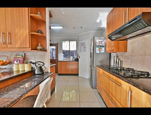 3 BEDROOM HOUSE FOR SALE IN MORNINGSIDE